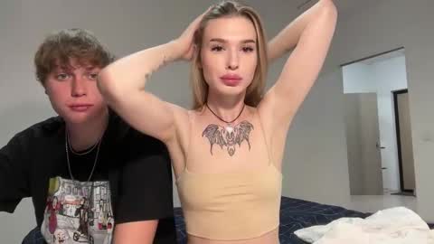 Snapshot of pussymoneywet chatting on 29, 9, 2025 Lina online show from 29, 9, 2025