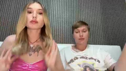 Snapshot of pussymoneywet chatting on 22, 10, 2025 Lina online show from 22, 10, 2025
