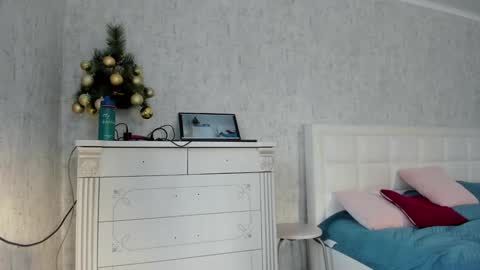 Snapshot of pussysweet9 chatting on 24, 12, 2024 Love online show from 24, 12, 2024