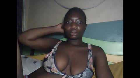 Snapshot of pweedy_ora chatting on 10, 10, 2025 ora online show from 10, 10, 2025