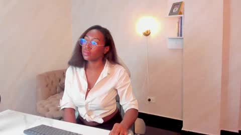 Snapshot of qeen_blackk chatting on 7, 3, 2025 Shekoni Schedule 700 - 1400 gtm-5 online show from 7, 3, 2025