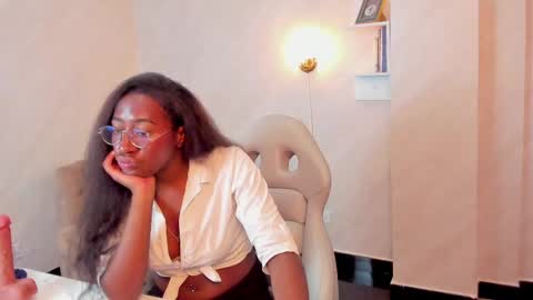 Snapshot of qeen_blackk chatting on 7, 3, 2025 Shekoni Schedule 700 - 1400 gtm-5 online show from 7, 3, 2025
