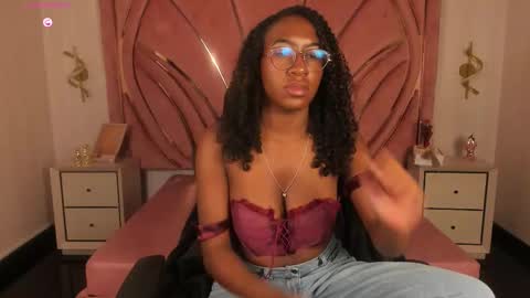 Snapshot of qeen_blackk chatting on 12, 9, 2025 Shekoni Schedule 700 - 1400 gtm-5 online show from 12, 9, 2025