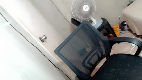 Snapshot of qn_jeshelle chatting on 29, 1, 2025 SimplePetite Astrid28 online show from 29, 1, 2025