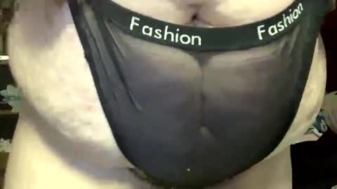 Snapshot of queeeendeepthrot chatting on 11, 4, 2026 Bigtitanalslut online show from 11, 4, 2026
