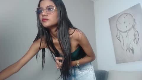 Snapshot of queen_adhara chatting on 16, 3, 2026 ANTONELLA online show from 16, 3, 2026