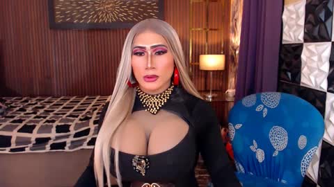 Snapshot of queen_destroyerx chatting on 6, 4, 2026 MAGDA online show from 6, 4, 2026