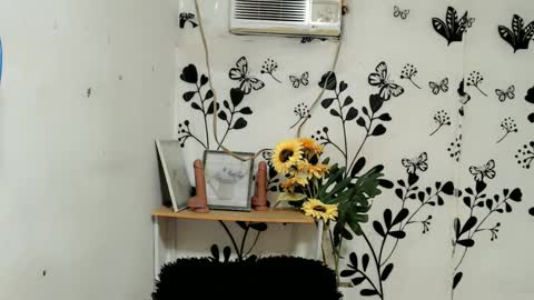 Snapshot of queen_elicktra chatting on 12, 2, 2025 JOY online show from 12, 2, 2025