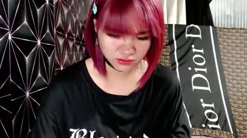 Snapshot of queen_elicktra chatting on 18, 12, 2025 JOY online show from 18, 12, 2025