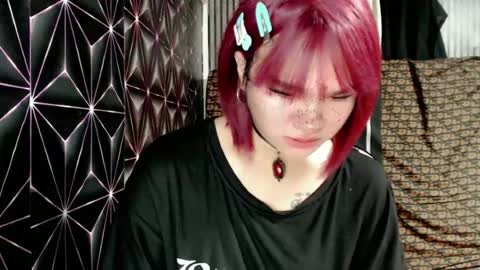 Snapshot of queen_elicktra chatting on 18, 6, 2026 JOY online show from 18, 6, 2026
