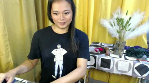 Snapshot of queen_ennah chatting on 26, 6, 2026 queen_ennah online show from 26, 6, 2026