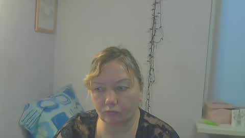 queen_jane8 online show from 2, 12, 2024