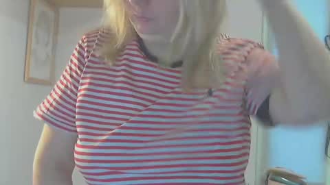 queen_jane8 online show from 11, 1, 2025