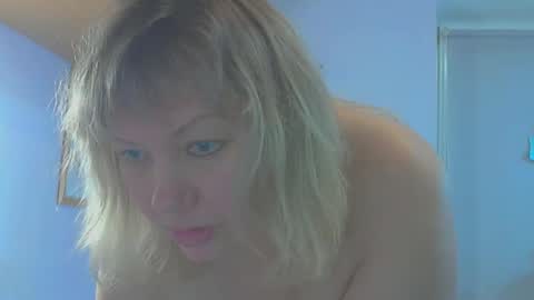 Snapshot of queen_jane8 chatting on 18, 11, 2025 queen_jane8 online show from 18, 11, 2025
