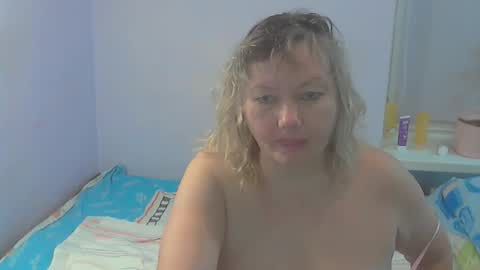 Snapshot of queen_jane8 chatting on 24, 11, 2025 queen_jane8 online show from 24, 11, 2025
