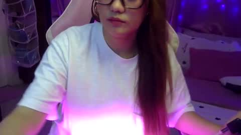 Snapshot of queen_kur chatting on 9, 2, 2026 QueenHennessy online show from 9, 2, 2026