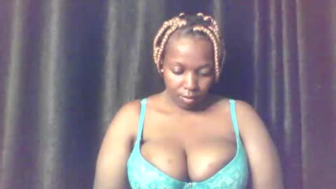Snapshot of queen_melanine chatting on 27, 4, 2026 QUEEN online show from 27, 4, 2026