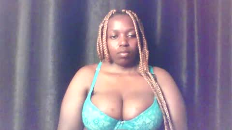 Snapshot of queen_melanine chatting on 9, 5, 2026 QUEEN online show from 9, 5, 2026
