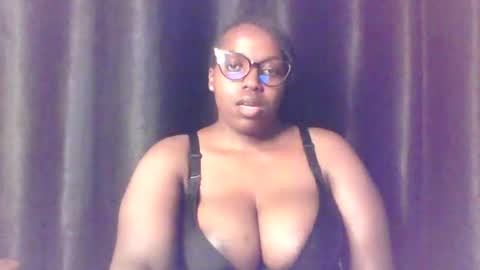 Snapshot of queen_melanine chatting on 3, 6, 2026 QUEEN online show from 3, 6, 2026