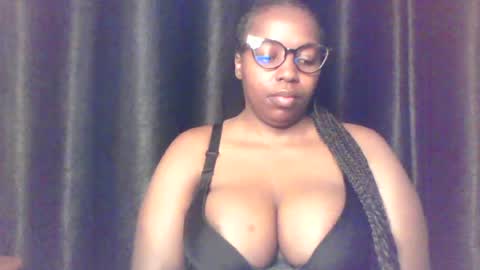 Snapshot of queen_melanine chatting on 26, 6, 2026 QUEEN online show from 26, 6, 2026
