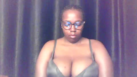 Snapshot of queen_melanine chatting on 10, 7, 2026 QUEEN online show from 10, 7, 2026