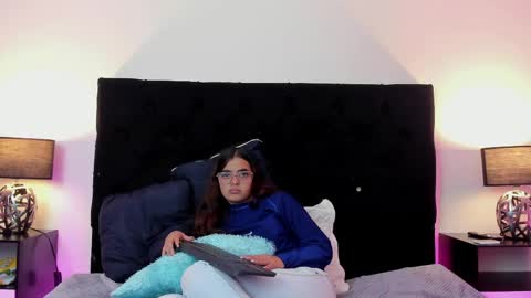 queen_misy online show from 9, 5, 2026