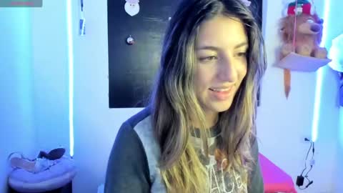queen_natttyy online show from 3, 1, 2025