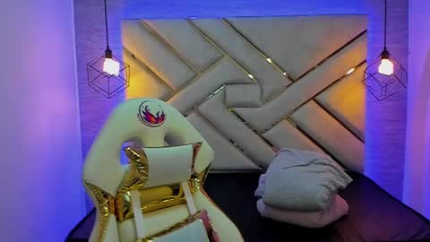   online show from 4, 12, 2024