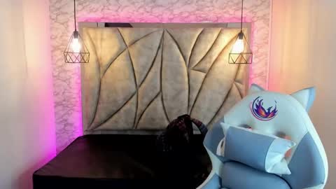   online show from 13, 2, 2025