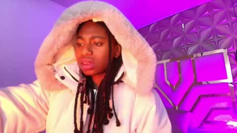 Snapshot of queen_perla_ chatting on 18, 4, 2026 online show from 18, 4, 2026