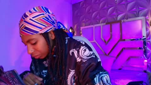 Snapshot of queen_perla_ chatting on 23, 4, 2026 online show from 23, 4, 2026