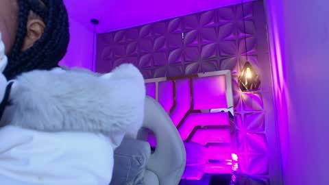 Snapshot of queen_perla_ chatting on 26, 4, 2026 online show from 26, 4, 2026
