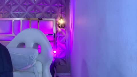 Snapshot of queen_perla_ chatting on 30, 4, 2026 online show from 30, 4, 2026