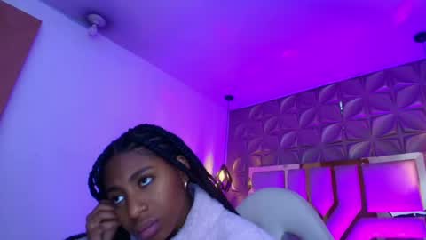 Snapshot of queen_perla_ chatting on 1, 5, 2026 online show from 1, 5, 2026