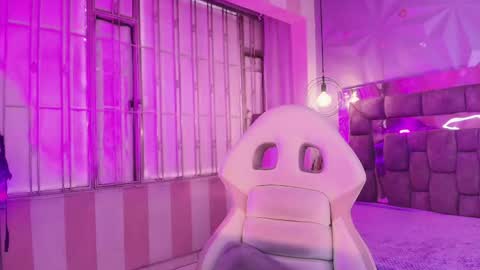 Snapshot of queen_perla_ chatting on 10, 5, 2026 online show from 10, 5, 2026
