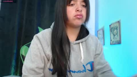 Snapshot of queen_salomme chatting on 13, 10, 2025 queen_salomme online show from 13, 10, 2025