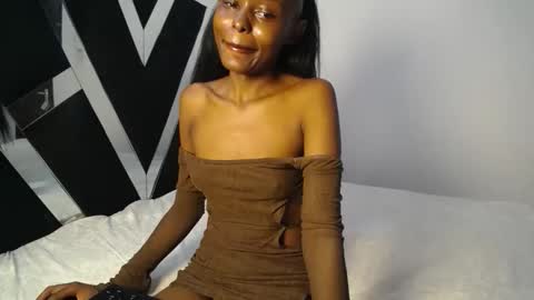 Snapshot of queen_sashavixen chatting on 4, 4, 2026 queen_sashavixen online show from 4, 4, 2026
