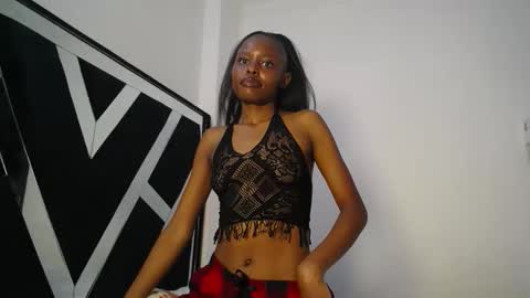 Snapshot of queen_sashavixen chatting on 6, 4, 2026 queen_sashavixen online show from 6, 4, 2026