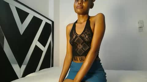Snapshot of queen_sashavixen chatting on 22, 4, 2026 queen_sashavixen online show from 22, 4, 2026