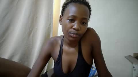 Snapshot of queen_slender chatting on 5, 5, 2026 queen_slender online show from 5, 5, 2026