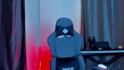 Snapshot of queenaliss chatting on 7, 2, 2025 Your world and the universe Aliss online show from 7, 2, 2025