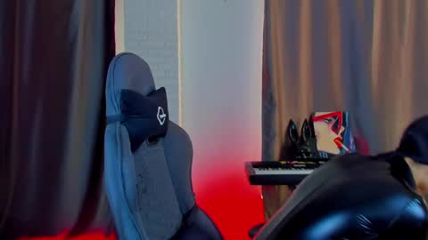 Snapshot of queenaliss chatting on 19, 2, 2025 Your world and the universe Aliss online show from 19, 2, 2025