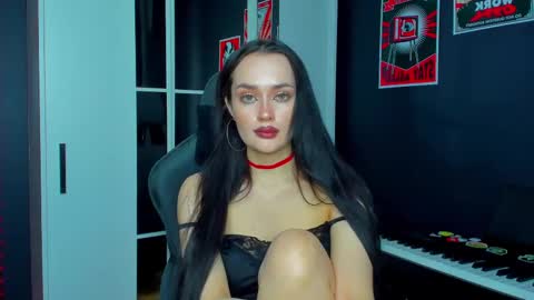 Snapshot of queenaliss chatting on 23, 2, 2025 Your world and the universe Aliss online show from 23, 2, 2025