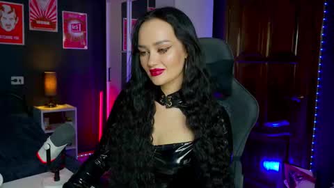 Snapshot of queenaliss chatting on 8, 10, 2025 Your world and the universe Aliss online show from 8, 10, 2025