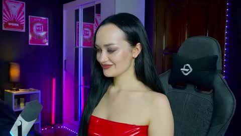 Snapshot of queenaliss chatting on 22, 10, 2025 Your world and the universe Aliss online show from 22, 10, 2025