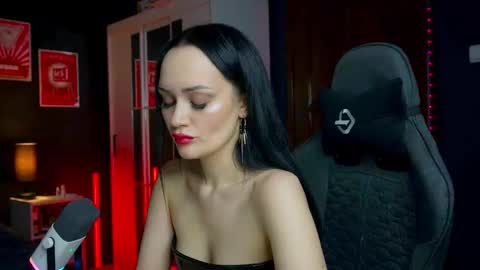 Snapshot of queenaliss chatting on 8, 1, 2026 Your world and the universe Aliss online show from 8, 1, 2026