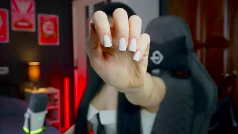 Snapshot of queenaliss chatting on 5, 3, 2026 Your world and the universe Aliss online show from 5, 3, 2026