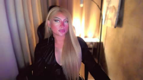 Snapshot of queenarthalia chatting on 30, 12, 2024 ARTHA online show from 30, 12, 2024