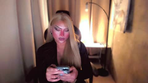 Snapshot of queenarthalia chatting on 6, 1, 2025 ARTHA online show from 6, 1, 2025