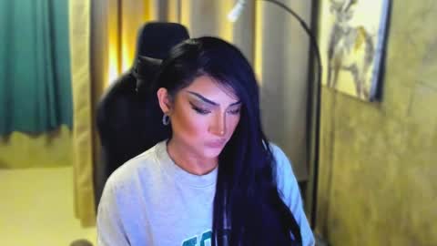 Snapshot of queenarthalia chatting on 12, 3, 2025 ARTHA online show from 12, 3, 2025